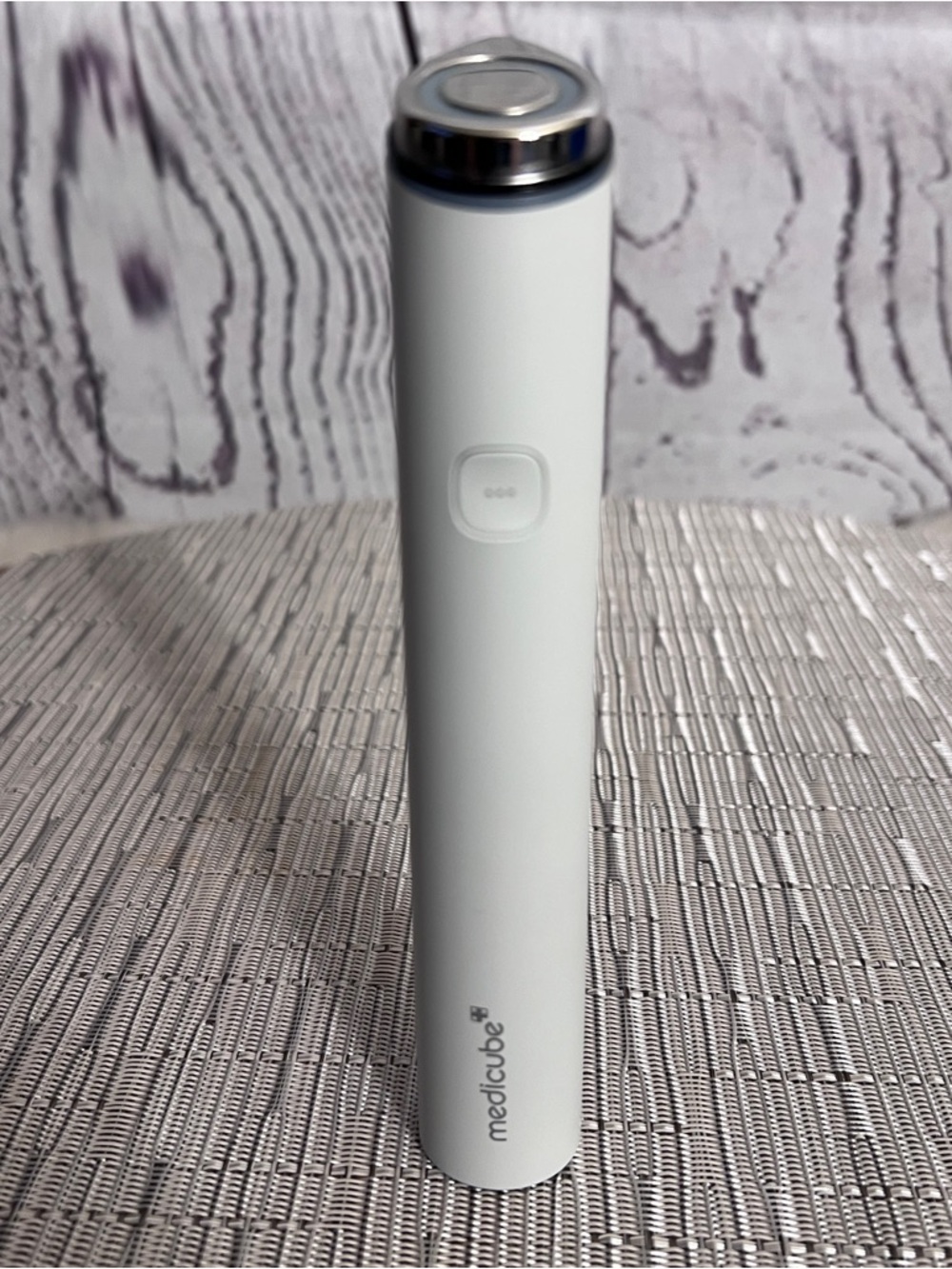 Medicube Age-R Booster Pro Mini White Mini Home Skin
Care Device